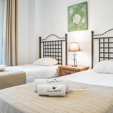 Lovely And Spacious 3-bedroom Apartment, 150m Walk To The Apartment Marbella