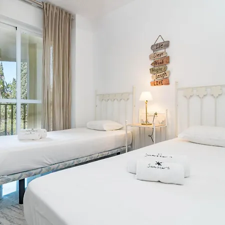 Lovely And Spacious 3-bedroom Apartment, 150m Walk To The Apartment