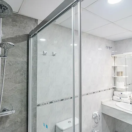 Lovely And Spacious 3-bedroom Apartment, 150m Walk To The Marbella