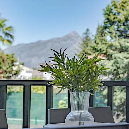 Lovely And Spacious 3-bedroom Apartment, 150m Walk To The * Marbella