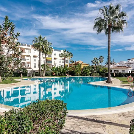Lovely And Spacious 3-bedroom Apartment, 150m Walk To The