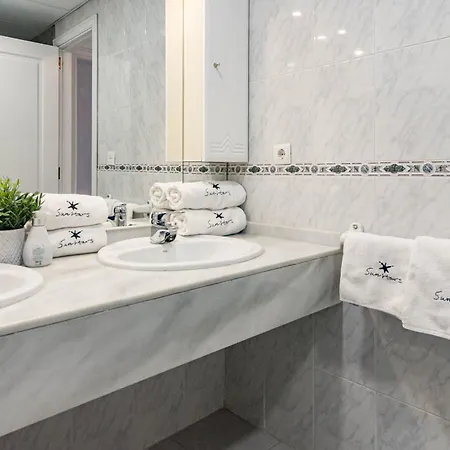 Lovely And Spacious 3-bedroom Apartment, 150m Walk To The